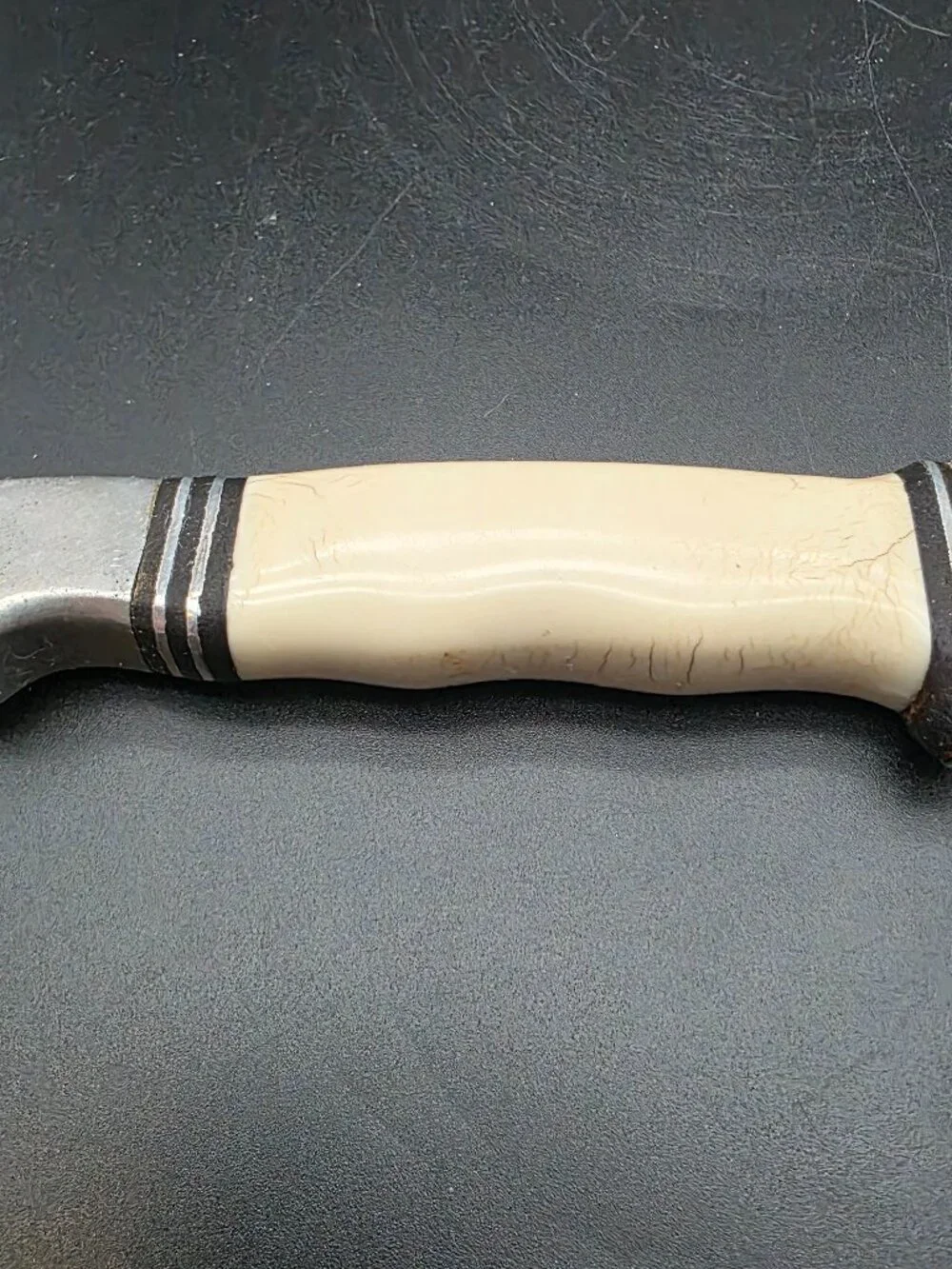 Rare three band Buck 118 Fixed Blade Knife Vintage 1961 melamine white
